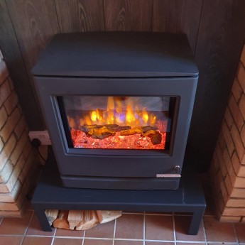 Universal-Woodburning-Stove-Stand-review-by-Mark1716895398.jpg